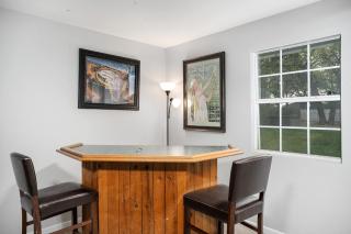 Close to Main Hot Tub Gameroom Pet & Family Friendly - Fredericksburg - 8