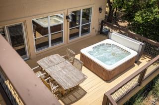 Family Pool Cozy Fireplace Hot Tub & Stunning Views - 8