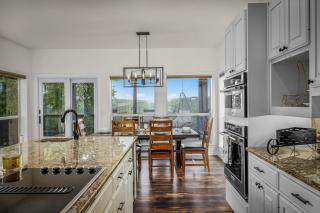 Family Pool Cozy Fireplace Hot Tub & Stunning Views - 1