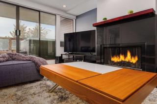 Whistler Village Retreat, Private Hot Tub & Sauna - 8