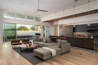 Carbon @ Elemento49 Pool Spa Sleeps 16 - 9