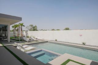 Mercury @ Elemento49 Pool Spa Sleeps 16 - 6