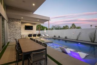 Silver @ Elemento49 Pool Spa Sleeps 16 - 4