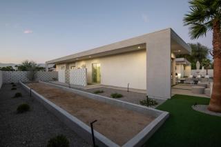 Silver @ Elemento49 Pool Spa Sleeps 16 - 2