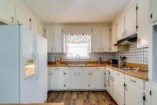 Golf and Hike Family Home 8 Mi to Downtown Clayton - 7