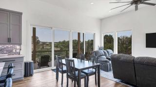 Luxury Hill Country Family Stay Hot Tub Scenic Views - 1
