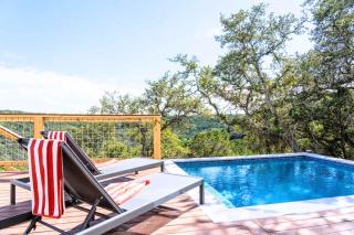 Heated Pool for Family Retreat Grill Loungers & Views - 0