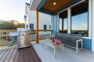 Plunge Pool Grill Scenic Family Views Near Lake - 1
