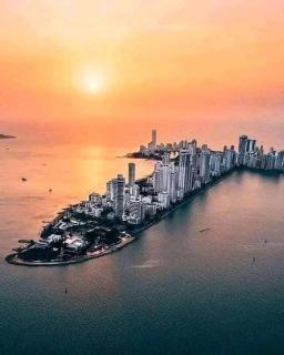 Lindo apartamento de 3 alcobas y de dos cómodo para una linda estadía en Cartagena - 0