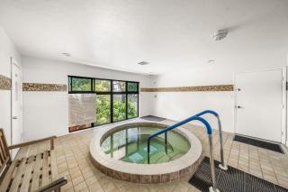 Gulf and Bay Club- E109 - 1