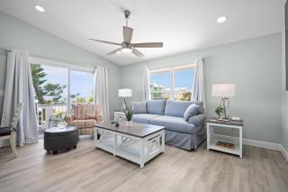 Elevated Beach Vibes – Bikes, Beach, Views - 0