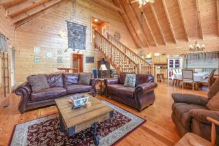 Pigeon Forge Fire Pit Hot Tub Pet & Family Friendly - 9