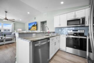 2-Unit Beach Combo – Bikes, Sand & Sunsets - 5