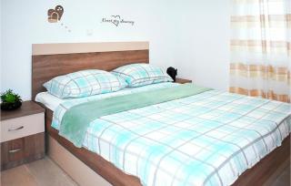 2 Bedroom Cozy Apartment In Vrsi - 7