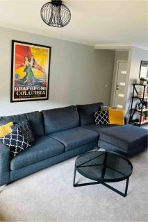 Modern townhouse, walking distance to town centre - 9