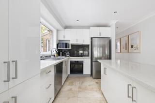 Spacious 3-Bed Duplex in Leafy Seaforth - 2