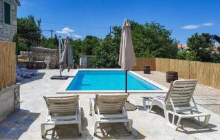 Gorgeous Home In Dobrinj - 9