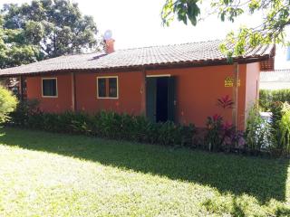 Refúgio com Piscina, Churrasco e Lazer no Campo - 0