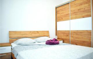 Awesome Apartment In Vrsi With Wifi - 6