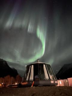 Northern Lights AuroraHut Lyngenfjord, by Alpan Apartments - 0