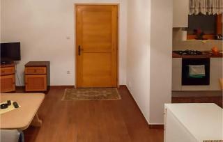 2 Bedroom Amazing Apartment In Mrkopalj - 4