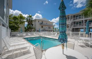 Gulf Sands – 3BR Steps to Pool & Private Beach - 7