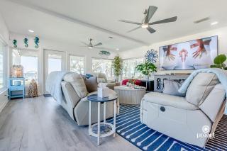 Luxury Beach Cottage With Private Beach - 8