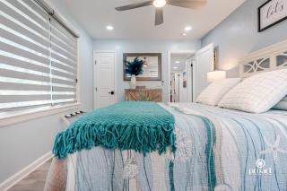 Luxury Beach Cottage With Private Beach - 3