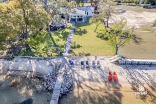 Luxury Beach Cottage With Private Beach - 2