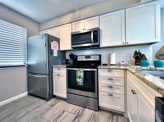 2BR Sandpiper Key - Walk to Beach & Dining - 7