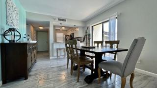 2BR Sandpiper Key - Walk to Beach & Dining - 3