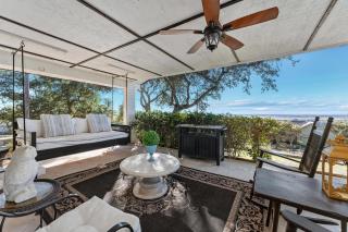 Lux Family Home Hot Tub Mini Golf Game Room & Views - 2