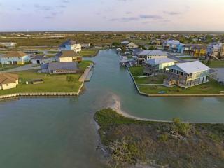 Hot Tub Waterfront Kayaks Amazing Views for Family - 4