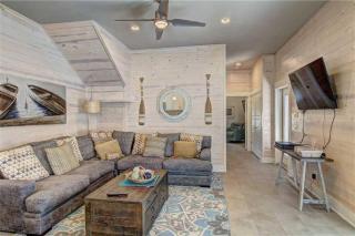 Pet Friendly Shared Pool Winter Texan Family Deals - 9