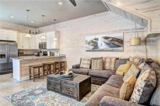 Pet Friendly Shared Pool Winter Texan Family Deals - 1