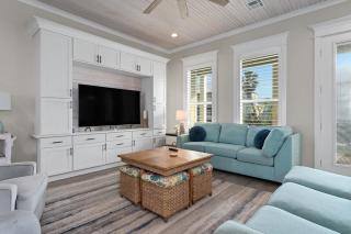 Beach Access Hot Tub Game Room Sleeps Family 16 - 1