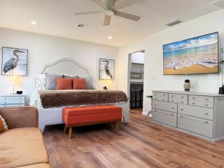 6BR Triplex – Walk to Marina & Lighthouse Grill - 7