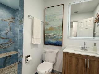 6BR Triplex – Walk to Marina & Lighthouse Grill - 6