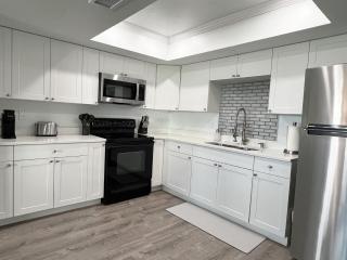 6BR Triplex – Walk to Marina & Lighthouse Grill - 1