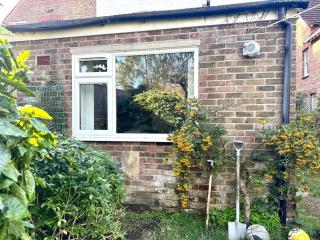 Worthing - Garden Pad Studio with FREE on street PARKING - 5