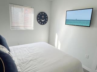 Sunsets, Seafood, and Serenity Pet - Boat Friendly - 4