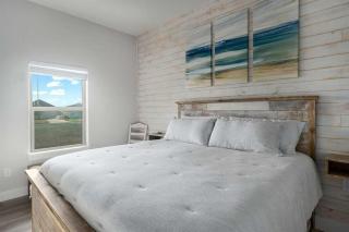 Rockport Stay w Shared Pool Deck & Boat Parking - 8