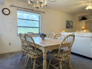 Coastal Comfort – 2BR Condo in Fiddlers Green - 8