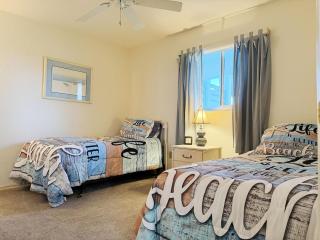 Coastal Comfort – 2BR Condo in Fiddlers Green - 1