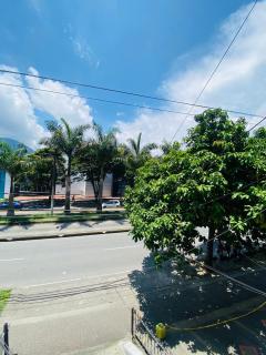 La vida es bella apto central cerca al aeropuerto con hamaca - 7