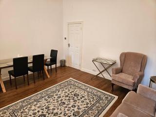 Ground Floor 1BDR Garden Flat South Croydon - 4