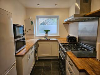 Ground Floor 1BDR Garden Flat South Croydon - 9