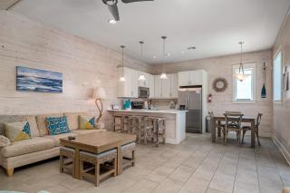 Family Sleeps 18 5 Minutes to beach Pool - 5