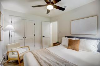Custom Designer Home. Sleeps 9. Close to domain Q2 - Austin - 3