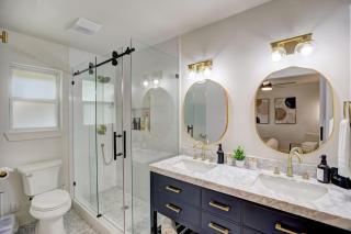 Custom Designer Home. Sleeps 9. Close to domain Q2 - Austin - 7